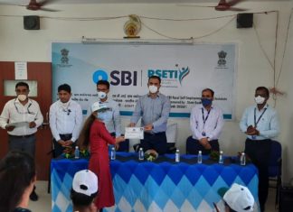 અમરેલી એસ.બી.આઈ.ગ્રામ સ્વરોજગાર તાલીમ સંસ્થા દ્વારા બેંક સખીની ટ્રેનિંગ નું આયોજન કરવામાં આવ્યું