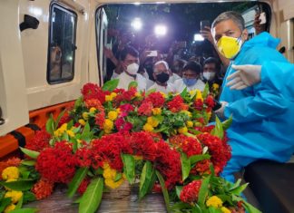 અહેમદ પટેલનો પાર્થિવદેહ વડોદરાથી અંકલેશ્વર લઈ જવાયો, કાલે સવારે 10 વાગે દફનવિધિ કરવામાં આવશે