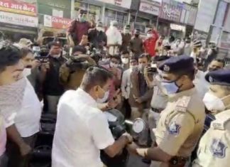 અમરેલીમાં પરેશ ધાનાણીની અટકાયત, જુઓ વીડિઓ
