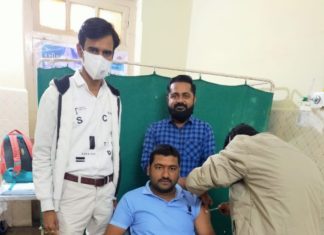 સાવરકુંડલા હોમગાર્ડ જવાનોને કોરોનાં વેકસીન આપવામાં આવી.