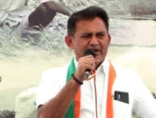 આંબાના ઝાડ દીઠ રૂ. 2,80,000નું વળતર ચૂકવવા વિપક્ષનેતા પરેશ ધાનાણીની માંગણી