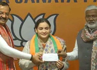 પરિવાર પર ફરી વાર : મુલાયમ સિંહના પુત્રવધૂ અપર્ણા યાદવ ભાજપમાં જોડાયા