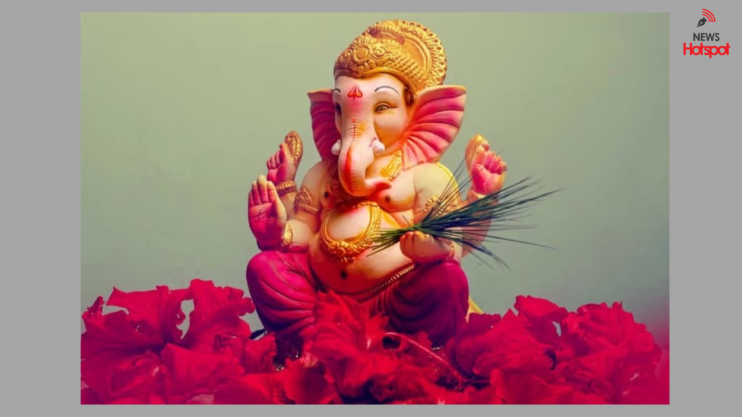 Ganesh રાજકોટઃ આગામી સમયમાં તહેવારોની મોસમ શરુ થઈ રહી છે. સૌથી પહેલા ભક્તોનો પ્રિય તહેવાર ગણેશોત્સવ નજીક આવી રહ્યો છે. અત્યારથી તડામાર તૈયારીઓ શરુ કરી દેવામાં આવી છે. ત્યારે રાજકોટ પોલીસ કમિશ્નર દ્વારા ગણેશોત્સવને લઈને જાહેરનામું બહાર પાડવામાં આવ્યું છે. રાજકોટ પોલીસ કમિશ્નર દ્વારા ગણેશ મહોત્સવના આયોજકો અને મૂર્તિકારો સાથે બેઠક યોજવામાં આવી હતી.પરંતુ આ જાહેરનામુ આવ્યા બાદ લોકોમાં અસમંજસ સર્જાઈ છે.