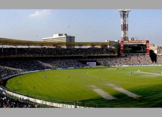 વર્લ્ડ કપ પહેલા કોલકાતાના ઈડન ગાર્ડનમાં લાગી ભીષણ આગ, ઉઠયા અનેક સવાલો વર્લ્ડ કપ પહેલા કોલકાતાના ઈડન ગાર્ડનમાં લાગી ભીષણ આગ, ઉઠયા અનેક સવાલો