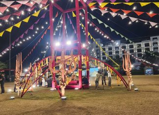 એ હાલો રાહડા લેવા… અમદાવાદના શેરી ગરબા હવે રાજકોટમાં, તબલા અને ઢોલના નાદે રમે છે ખેલૈયા