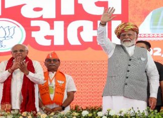 PM મોદીએ ગુજરાતમાં સભાઓ સંબોધી, કોંગ્રેસ પર કર્યા શાબ્દિક પ્રહારો