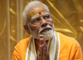 PM મોદી વારાણસીમાં થયા ભાવુક, કહ્યું- માતાના મૃત્યુ પછી ગંગા જ મારી માતા
