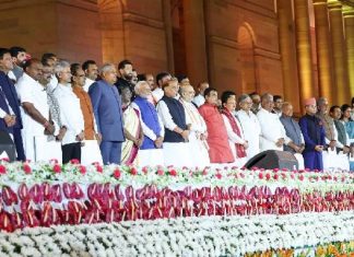 33 નવા ચહેરા, મહિલાઓનું ઘટ્યું સંખ્યાબળ, જાણો મોદીના મંત્રીમંડળના લેખાંજોખાં