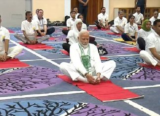 Yoga Day 2024: PM મોદીએ પૃથ્વી પર સ્વર્ગમાં કર્યો યોગ, કહ્યું- વિશ્વ યોગની શક્તિમાં માને છે