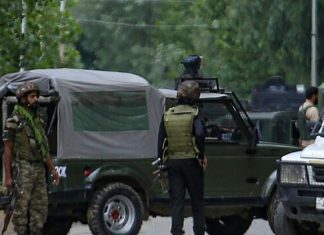 jammu kashmir:સેનાના વાહન પર આતંકી હુમલો, ચાર જવાન શહીદ…
