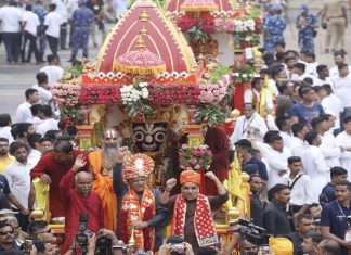 Rath yatra 2024: નગરચર્યા પર નીકળ્યા ભગવાન જગન્નાથ, ભક્તોનું ઘોડાપૂર ઉમટી પડ્યું