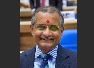 UPSC ચેરમેન અને PM મોદીના નજીકના અધિકારીએ કાર્યકાળ પૂરો થવાના પાંચ વર્ષ પહેલા આપ્યું રાજીનામું