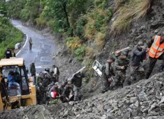 ઉત્તરાખંડ: કેદારનાથ ચાલવાના માર્ગ પર ભૂસ્ખલન; 3ના મોત, 2 ઘાયલ