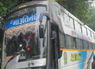 અમરેલીના લાઠીથી સુરત જતી ખાનગી બસમાં ડ્રાઈવરે ધમકી આપી મહિલા સાથે આચર્યું દુષ્કર્મ, નોંધાઈ પોલીસ ફરિયાદ