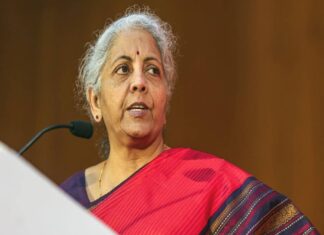 બેંગલુરુ કોર્ટે નિર્મલા સીતારમણ વિરુદ્ધ FIR નોંધવાનો આપ્યો આદેશ, જાણો શું છે મામલો