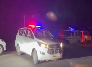 જૂનાગઢ નજીક અમદાવાદના 2 સેલ્સમેન લૂંટાયા, છરી બતાવી અઢી કિલો સોનું, 5 કિલો ચાંદી અને 2.50 લાખ રોકડની લૂંટ