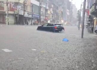 વડોદરામાં વીજળીના કડાકા ભડાકા સાથે મેઘરાજાની બેટિંગ શરૂ, વરસાદ વધશે તો પુરનું સંકટ