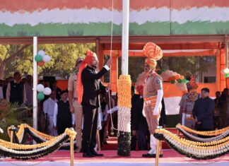 જિલ્લા કલેકટરશ્રી અજય દહિયાના અધ્યક્ષ સ્થાને સાવરકુંડલા ખાતે અમરેલી જિલ્લા કક્ષાના ૭૬મા ગણતંત્ર પર્વની ઉજવણી