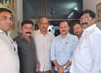 ધારીના વિકાસ માટે બ્રોડગેજ લાઇન અને નવા ફાટક મંજુર કરાવવાની મહત્વપૂર્ણ રજૂઆત