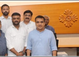 બગસરાના પ્રાણ પ્રશ્નોને લઈ બગસરા ચેમ્બર ઓફ કોમર્સ પહોચ્યુ ગાંધીનગર, Dy.Cm. હર્ષ સંઘવીને રજૂયાત કરી