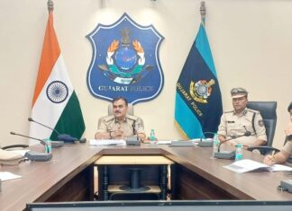 રાજકોટમાં નંબર પ્લેટ વગરના, બ્લેક ફિલ્મ લગાડનારા વાહન ચાલાકોની થશે હિસ્ટ્રી ચેક ! માર્ગ સલામતી સમિતિની બેઠકમાં લેવાયો નિર્ણય…