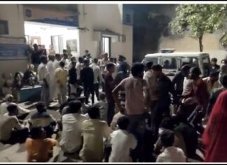 Amreli: เชฆเซเชคเชก เชเชพเชฎเชฎเชพเช เชฆเชพเชฐเซเชจเชพ เชตเซเชเชพเชฃ เชธเชพเชฎเซ เชเซเชฐเชพเชฎเชเชจเซเชจเซ เชเชเซเชฐ เชตเชฟเชฐเซเชง, เชธเชพเชตเชฐเชเซเชเชกเชฒเชพ เชฐเซเชฐเชฒ เชชเซเชฒเซเชธ เชธเซเชเซเชถเชจเชจเซ เชเซเชฐเชพเชต